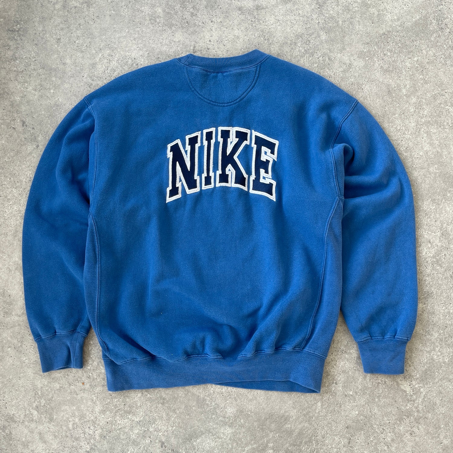 Nike RARE 1990s heavyweight embroidered sweatshirt (M)