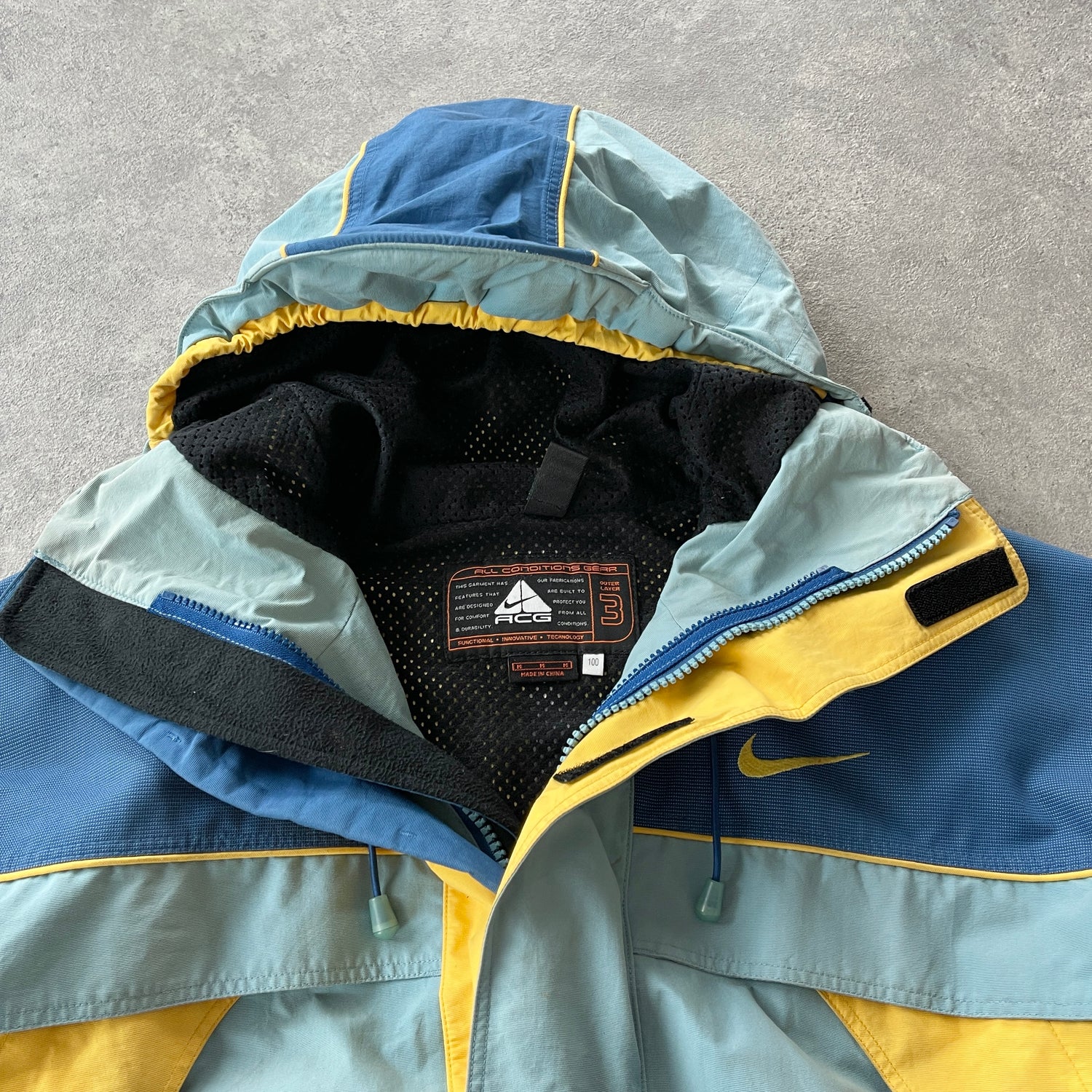 Nike ACG 1990s storm fit heavyweight technical waterproof jacket (M)