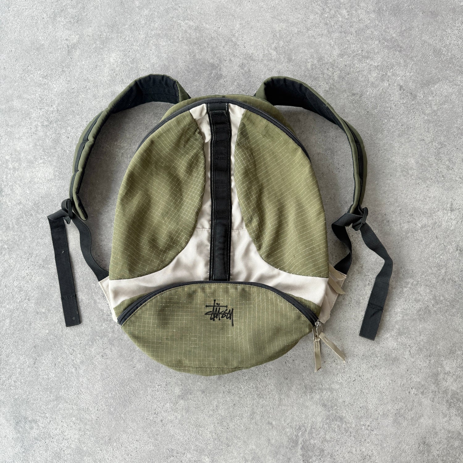 Stussy 1990s technical 40L backpack (19”x15”)