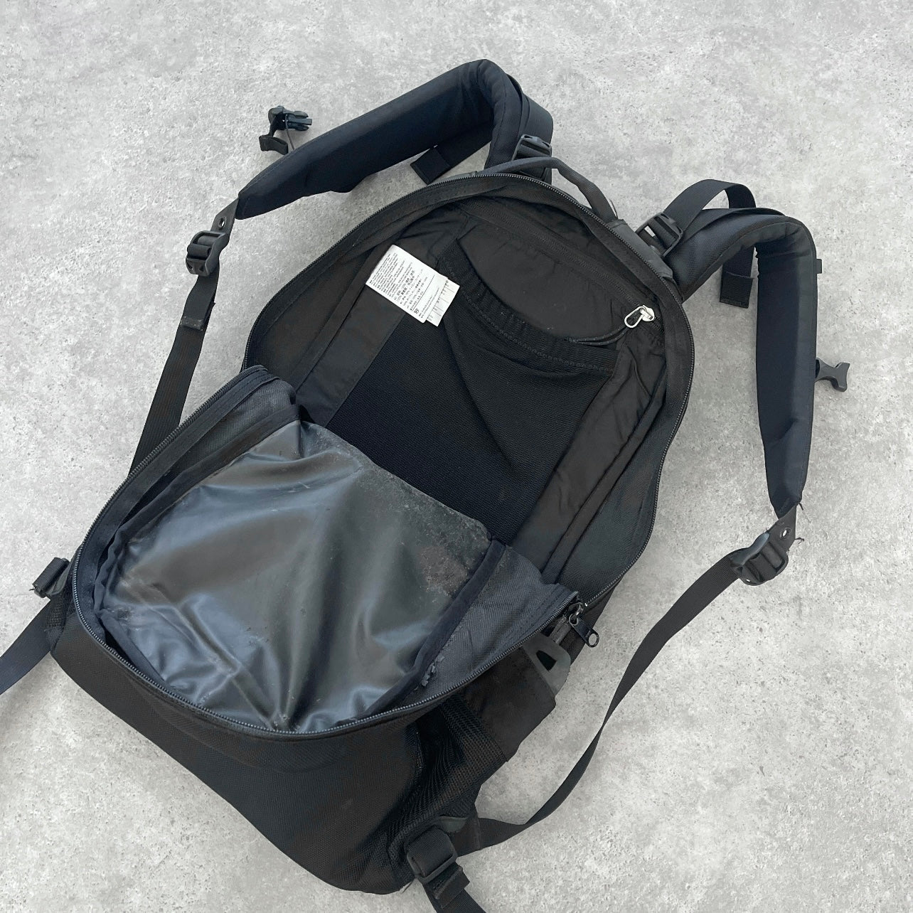 Arc’teryx Arro 22 backpack (20”x12”x8”)