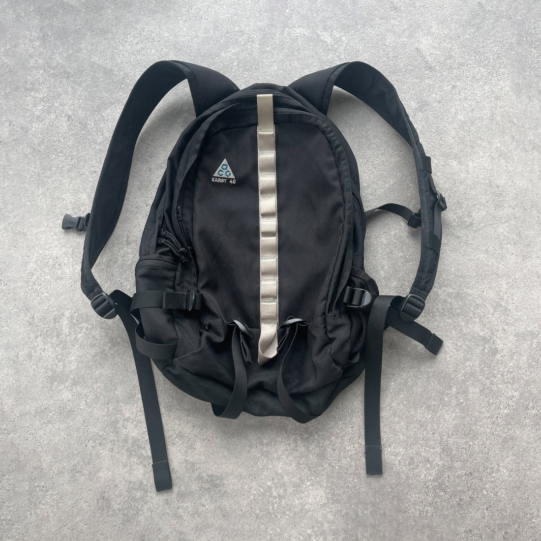 Nike ACG 1990s Karst 40L backpack (20”x14”)