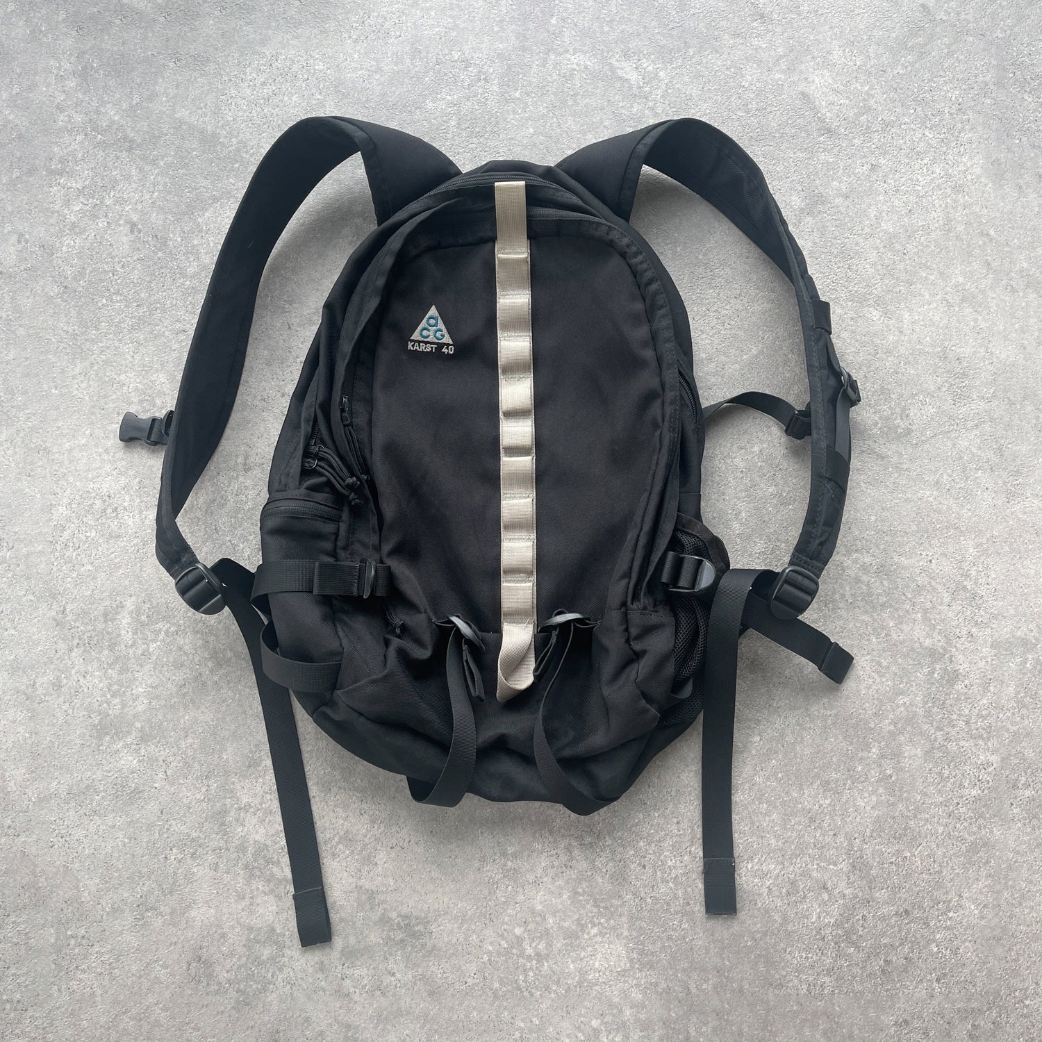 Nike ACG 1990s Karst 40L backpack (20”x14”)