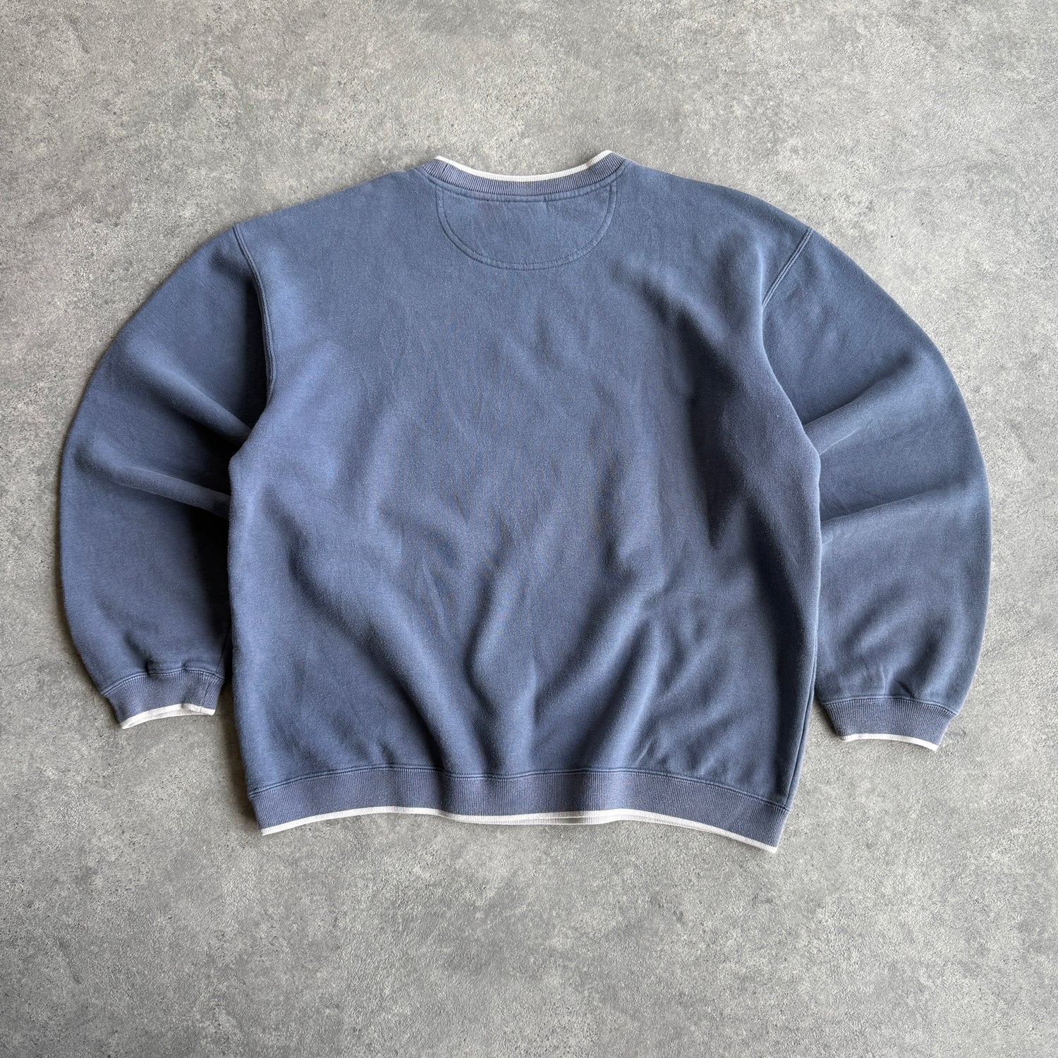 Nike 2000s heavyweight embroidered swoosh sweatshirt (XL)