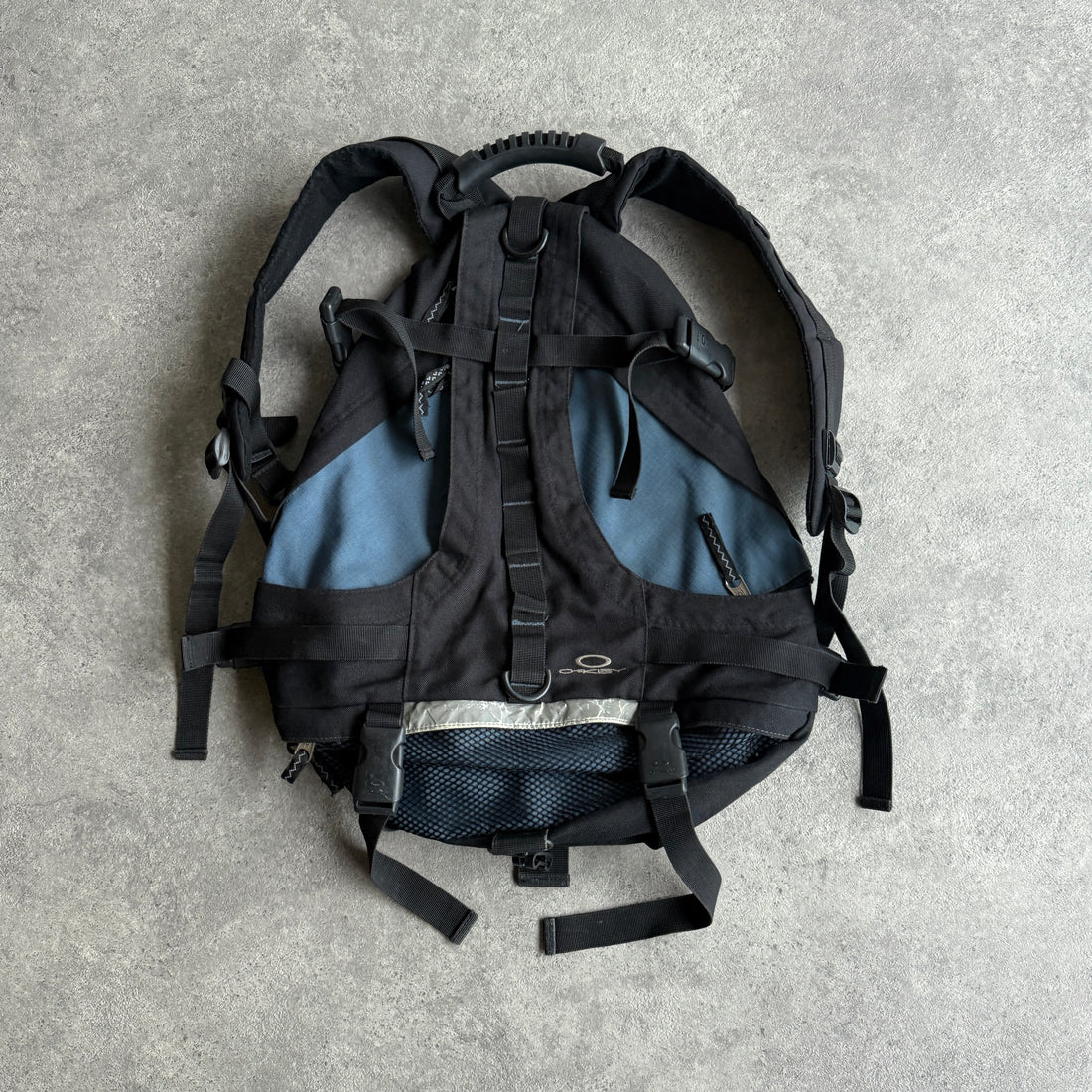 Oakley 2000s technical utility backpack (20”x15”)