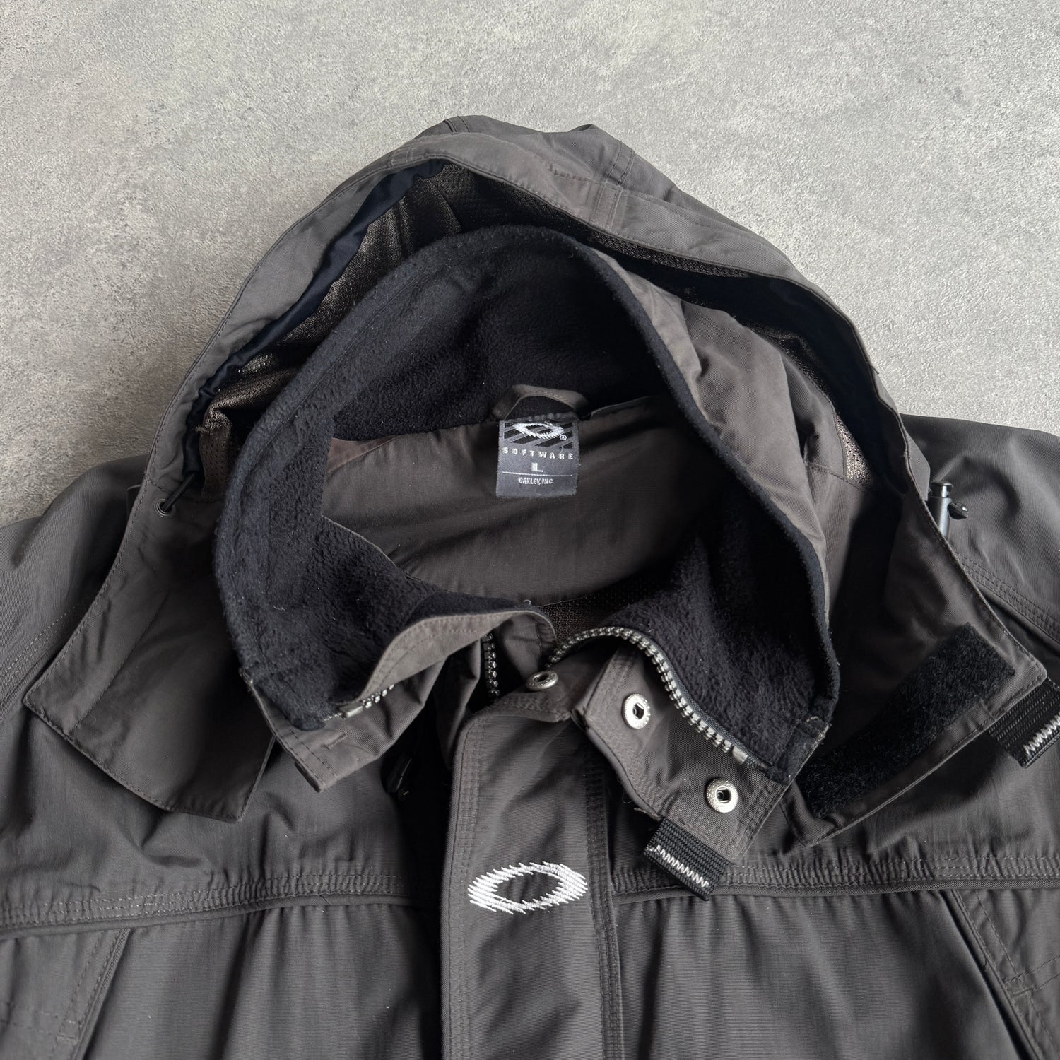 Oakley Software RARE 2000s heavyweight waterproof technical jacket (XL)