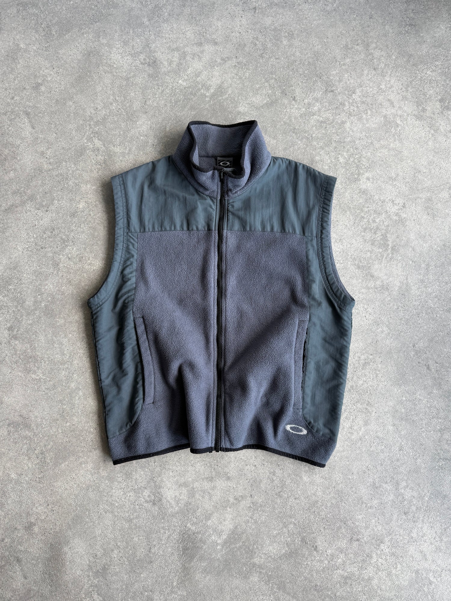 oakley software 2000s technical fleece vest in grey, front view