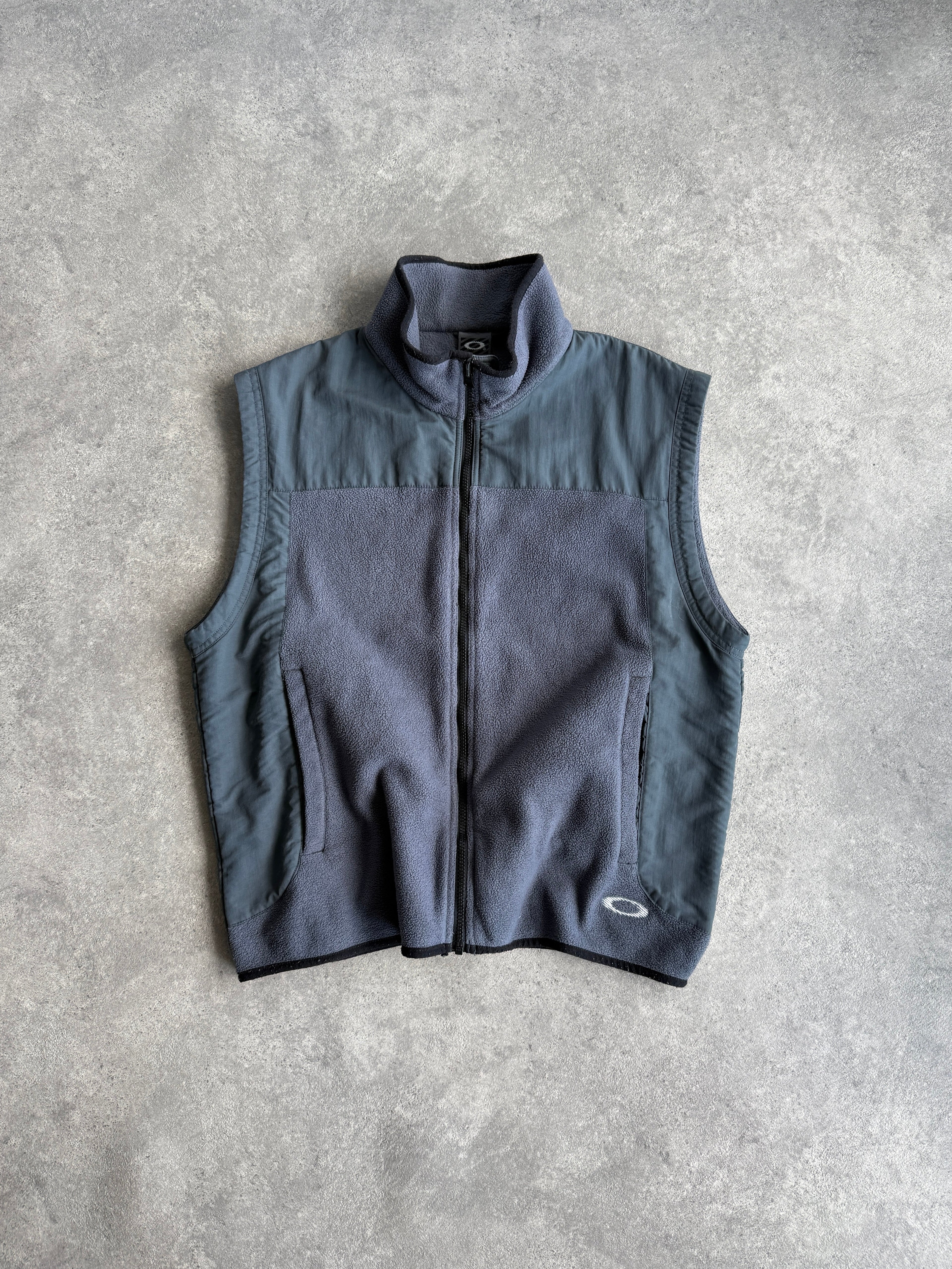 oakley software 2000s technical fleece vest in grey, front view
