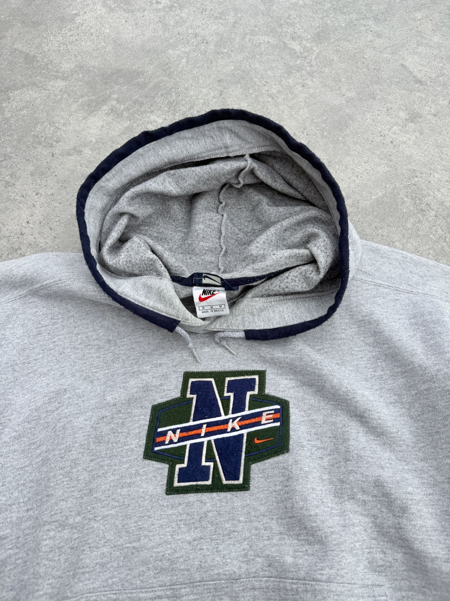 nike 1990s heavyweight embroidered spellout hoodie in grey marl, back view