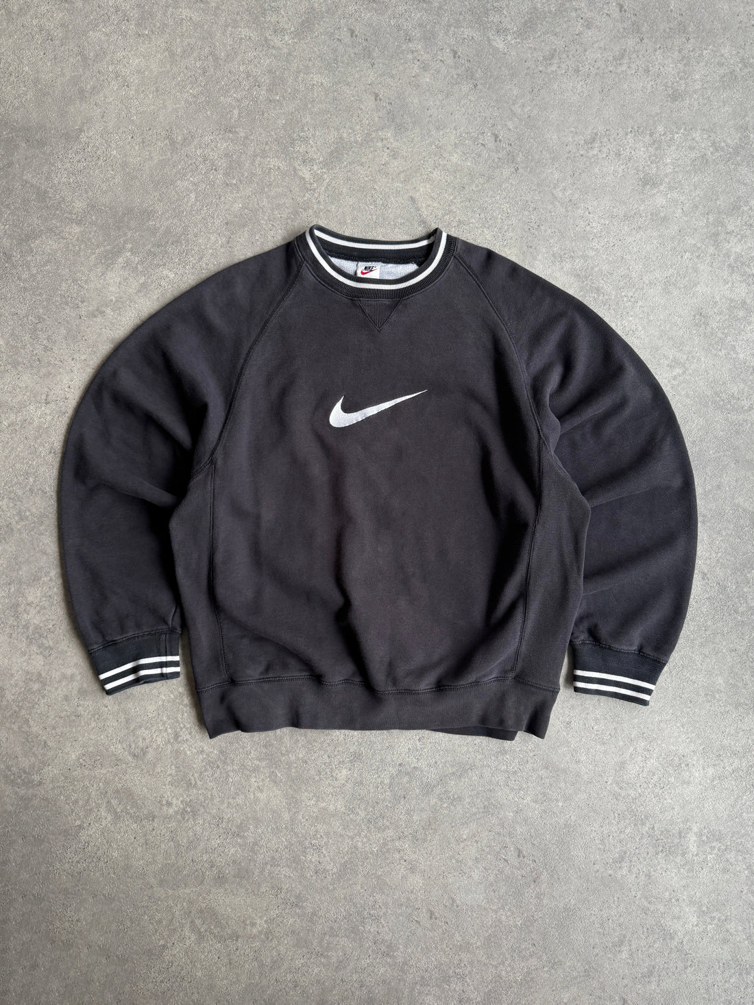 nike 1990s heavyweight embroidered sweatshirt (m)