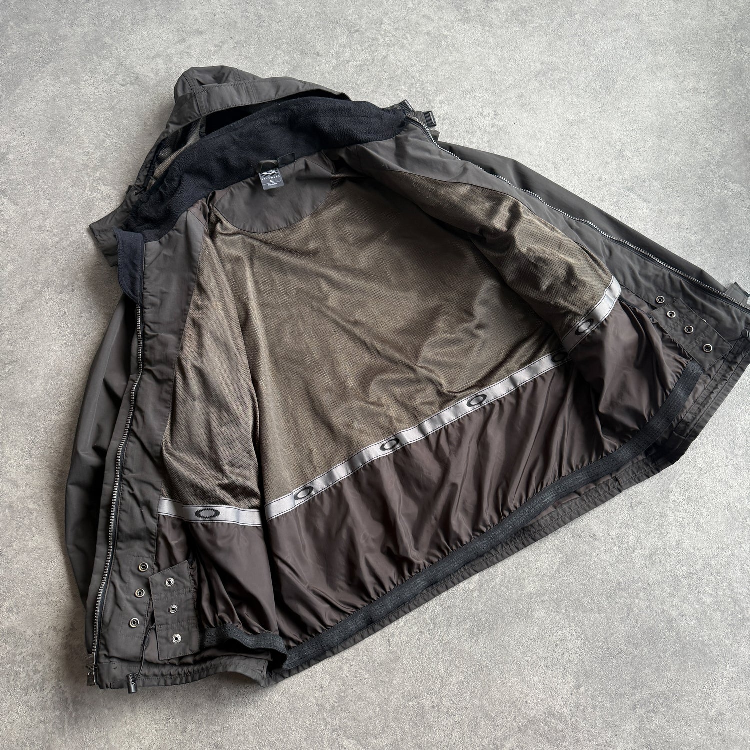 Oakley Software RARE 2000s heavyweight waterproof technical jacket (XL)
