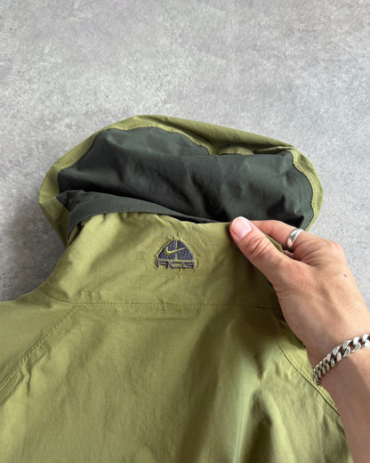 nike acg 2000s heavyweight technical waterproof jacket (m)