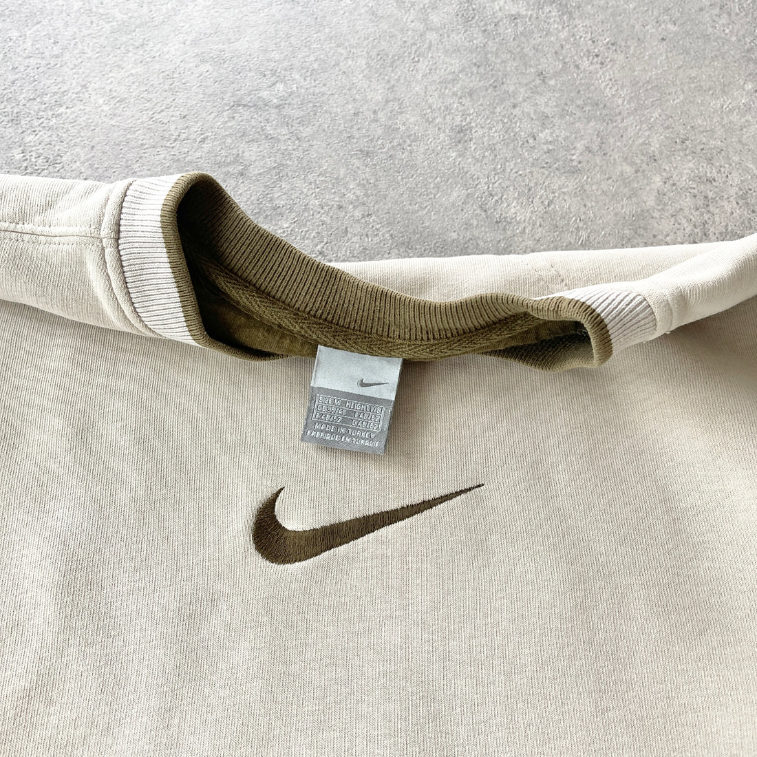 Nike RARE 2000s heavyweight embroidered sweatshirt (M)