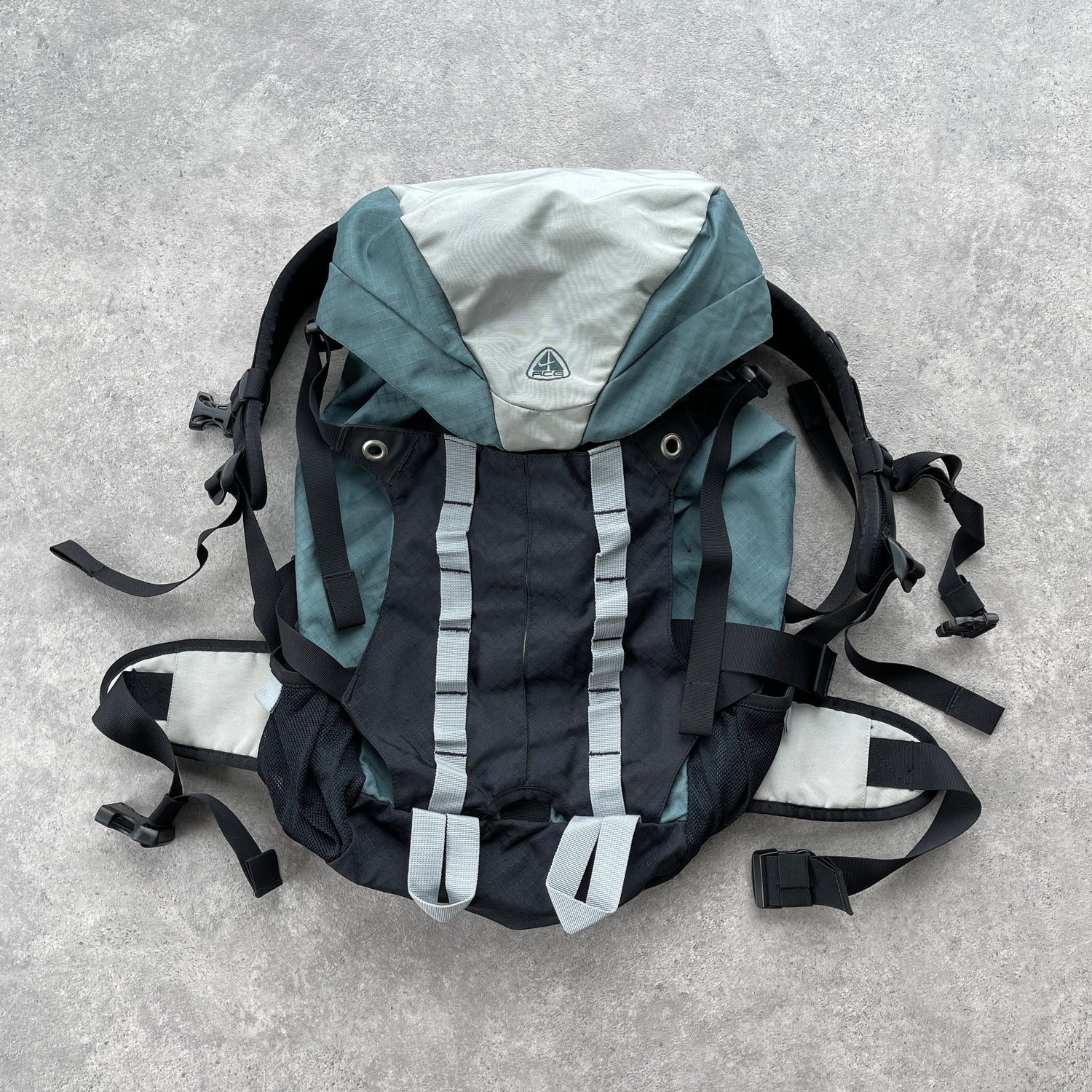 Nike ACG 2000s 40L technical tonal backpack (22”x15”)