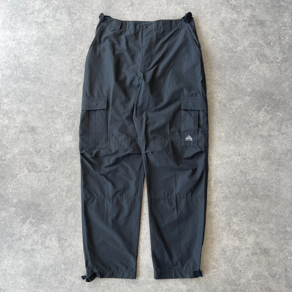 Nike ACG 2000s technical cargo trousers (M)