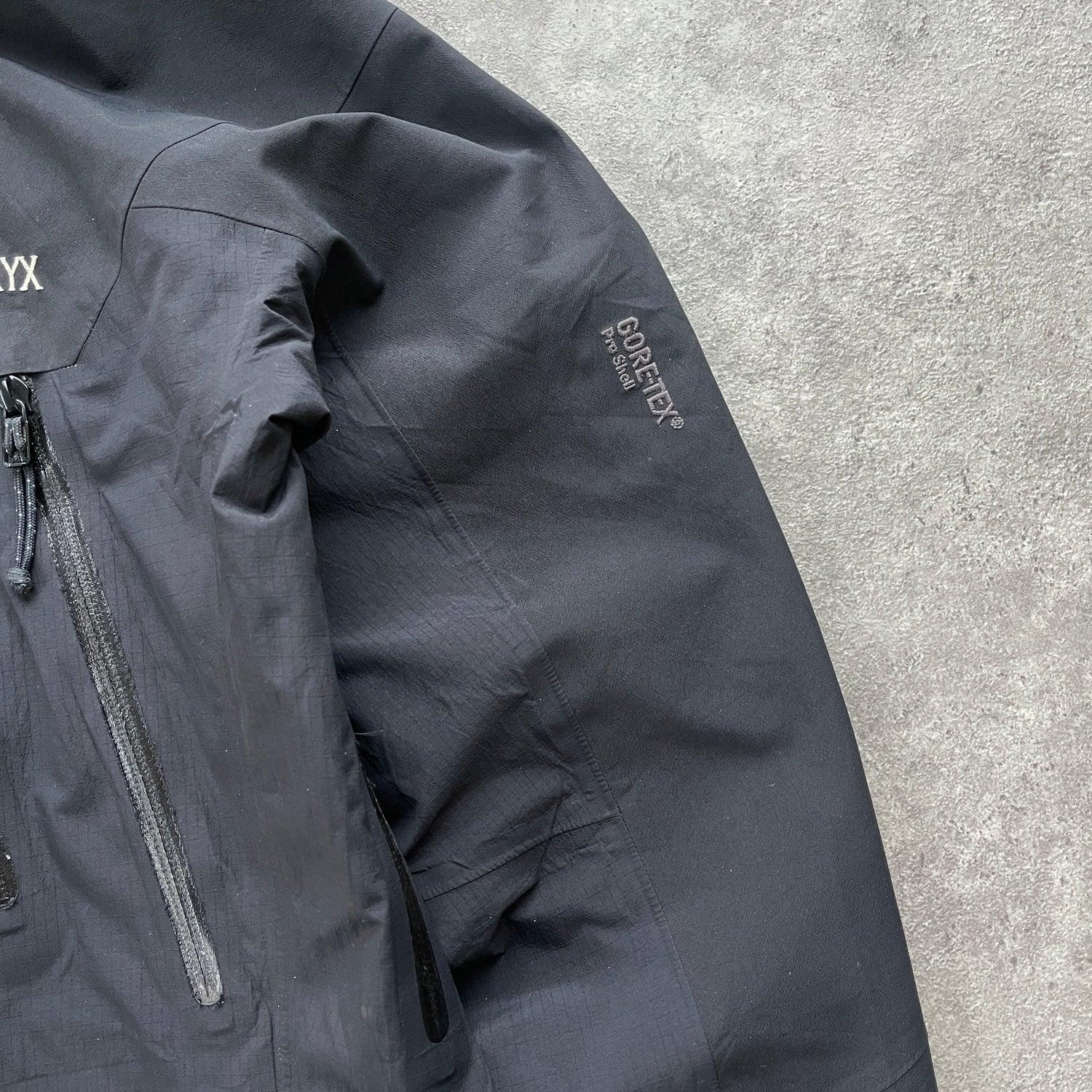 Arc’teryx 2000s Theta AR Gore-tex Pro Shell jacket (XS)