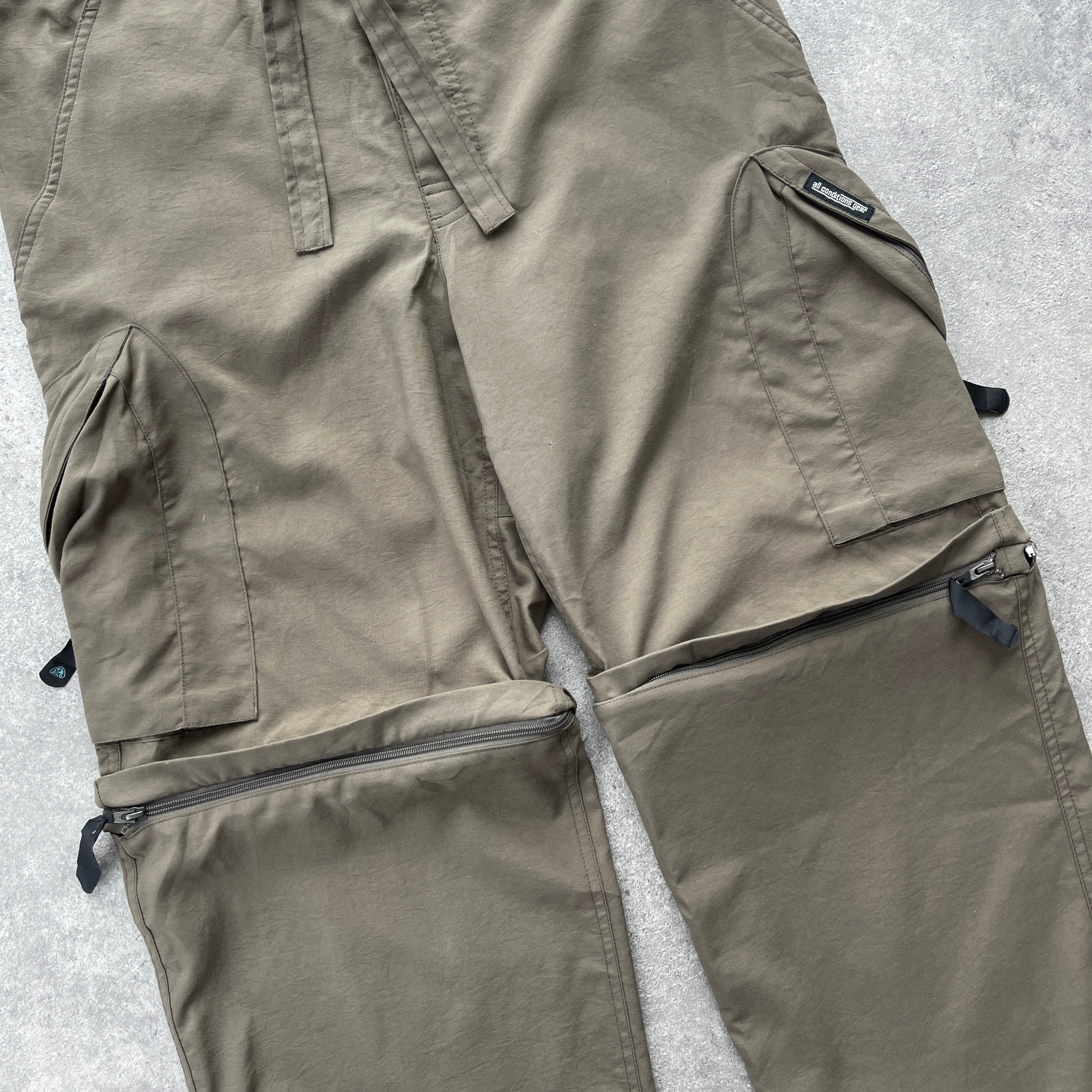 Nike ACG 2000s convertible technical cargo trousers (L)