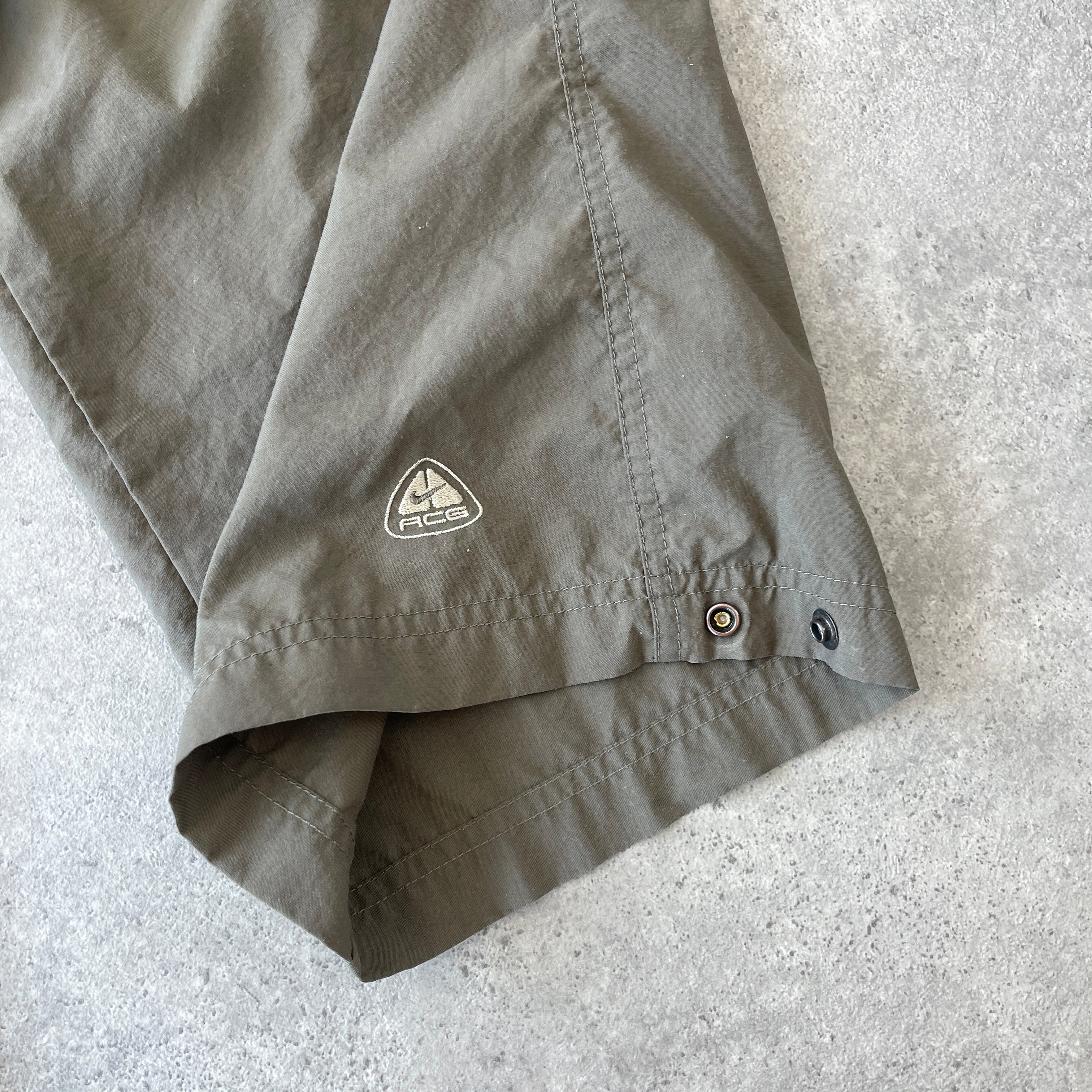 Nike ACG 2000s lightweight technical parachute pants (L)