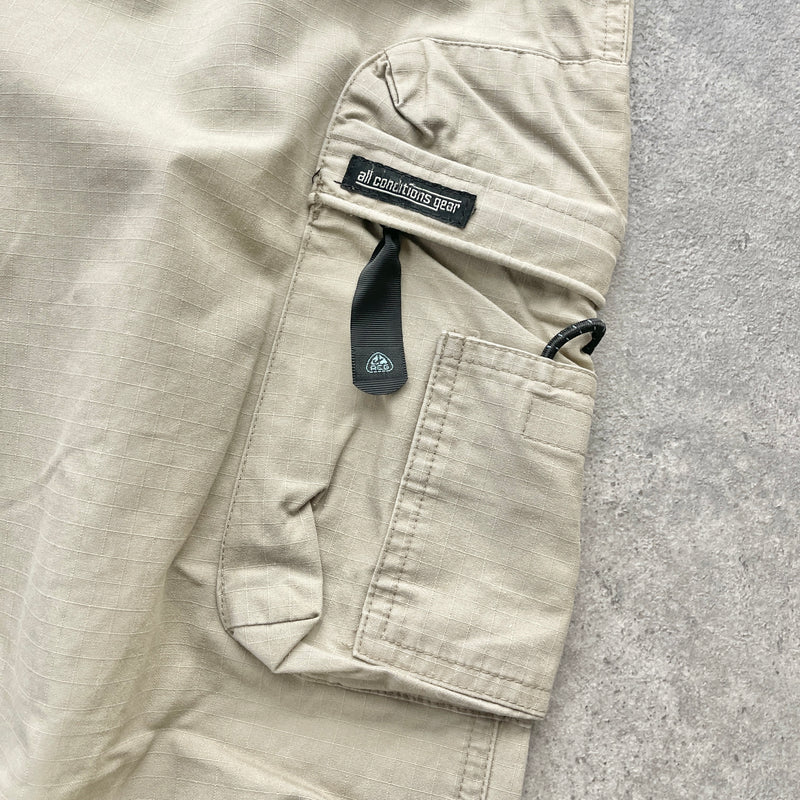 Nike ACG 2000s technical cargo trousers (XL)