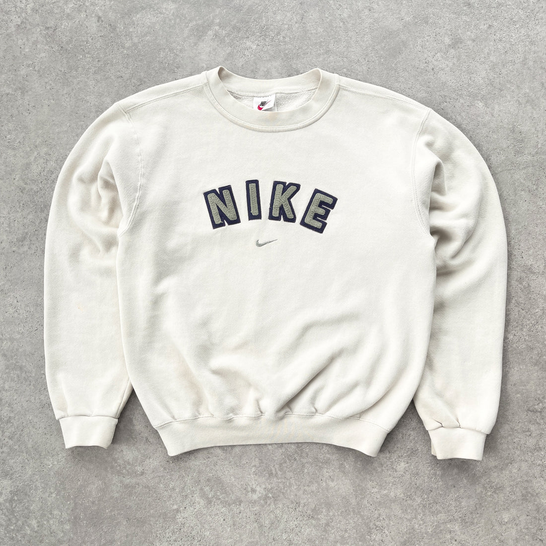 Nike RARE 1990s heavyweight embroidered spellout sweatshirt (S)