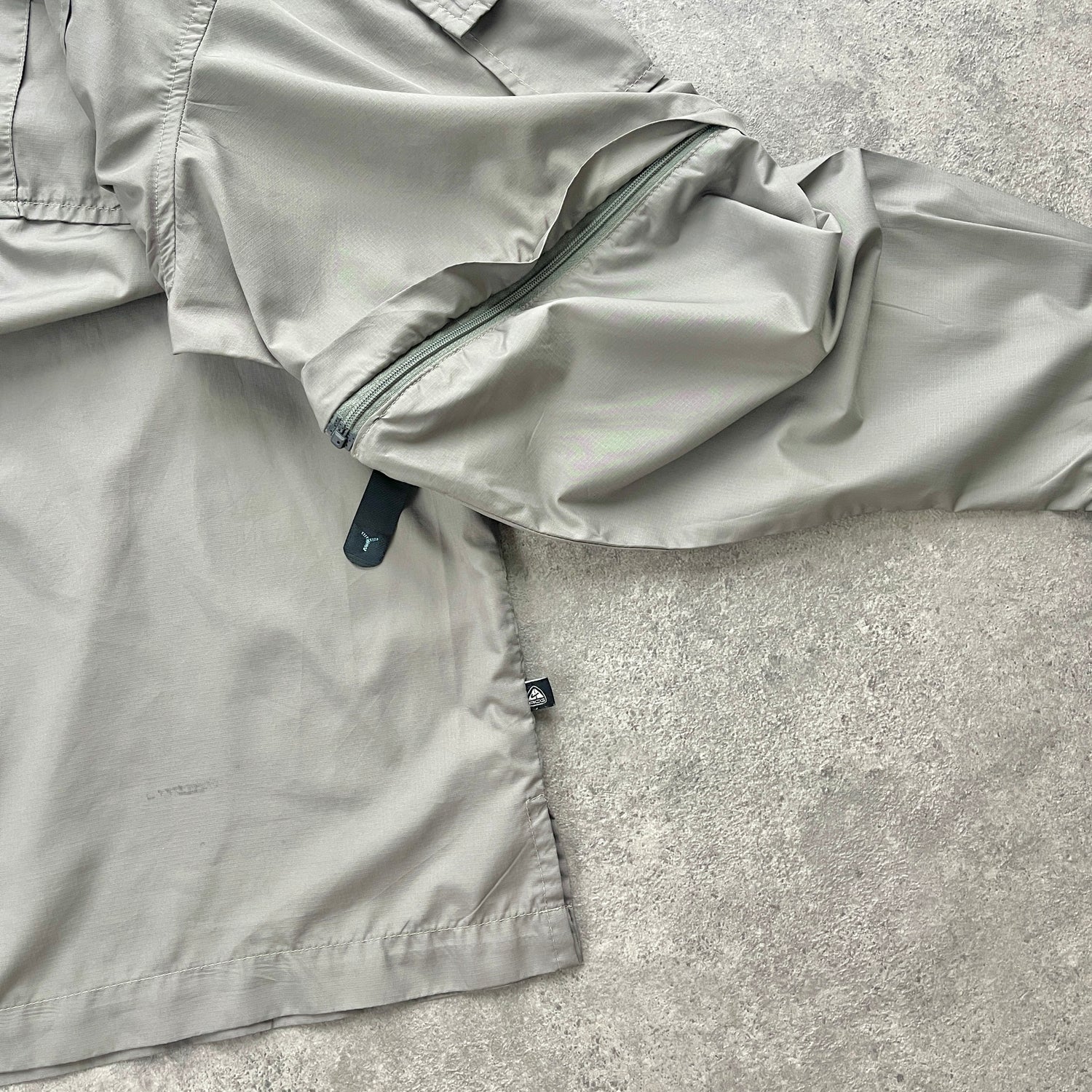 Nike ACG 2000s lightweight convertible cargo shirt (L)