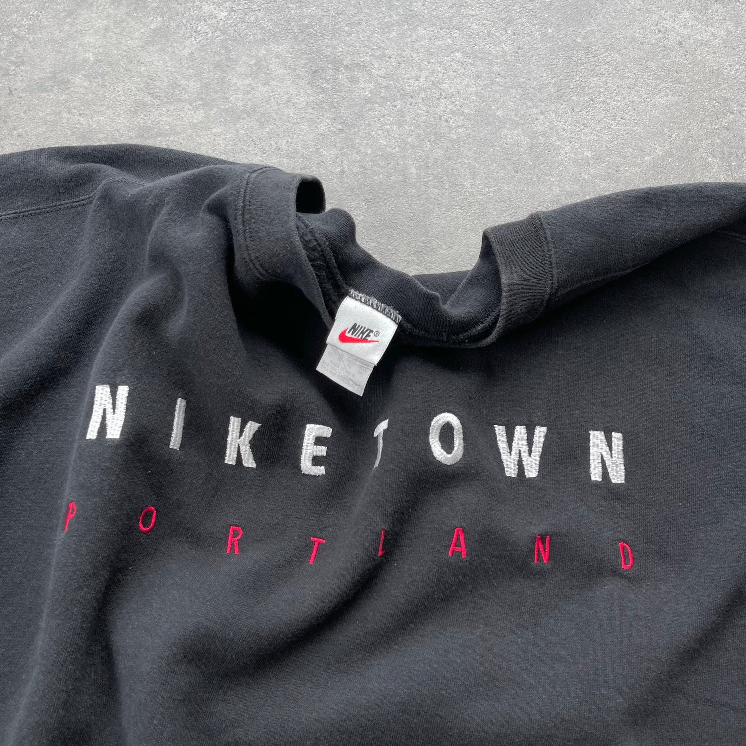 Nike Town Portland RARE 1990s heavyweight embroidered sweatshirt (XXL)