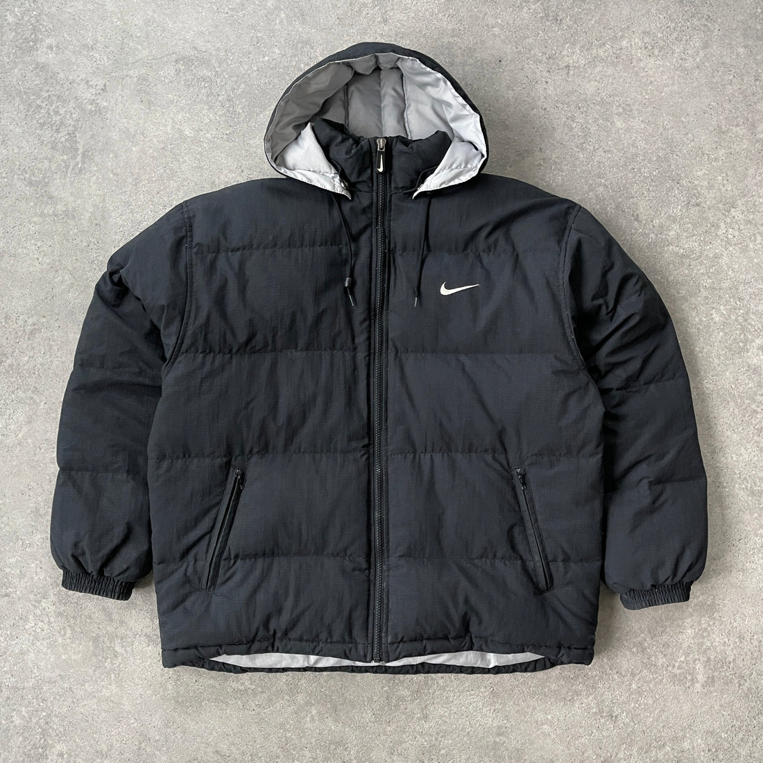 Nike RARE 1990s heavyweight spellout puffer jacket (M)