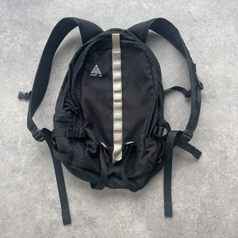 Nike ACG 1990s Karst 40L backpack (20”x14”x12”)