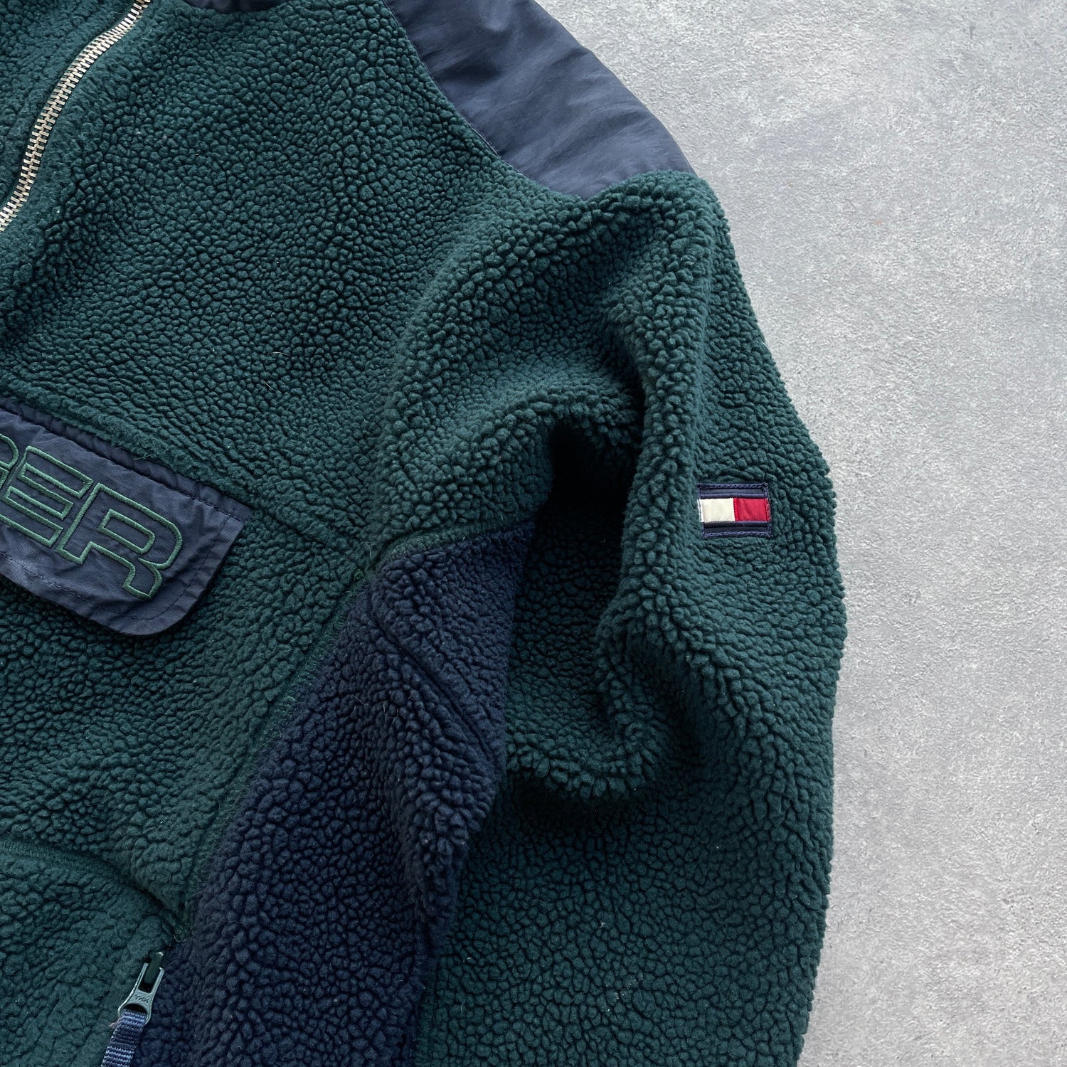 Tommy Hilfiger RARE 1990s 1/4 zip technical sherpa fleece jacket (XL)