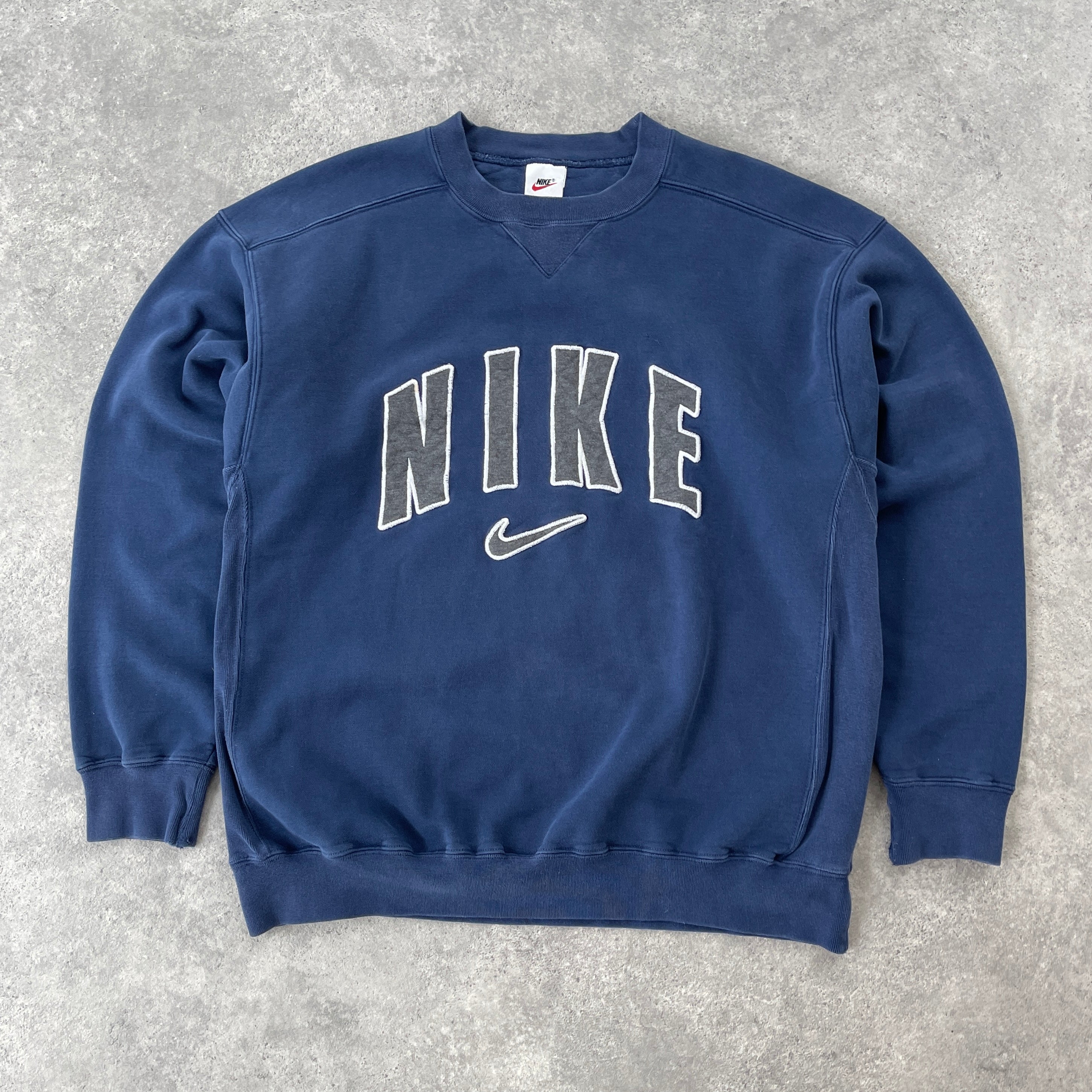 Nike RARE 1990s heavyweight embroidered spellout sweatshirt (L)