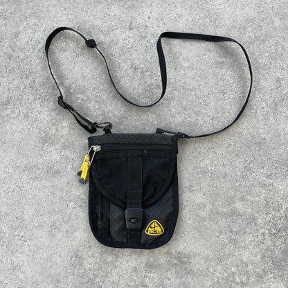 Nike ACG 1990s cross body technical utility bag (7”x6”)