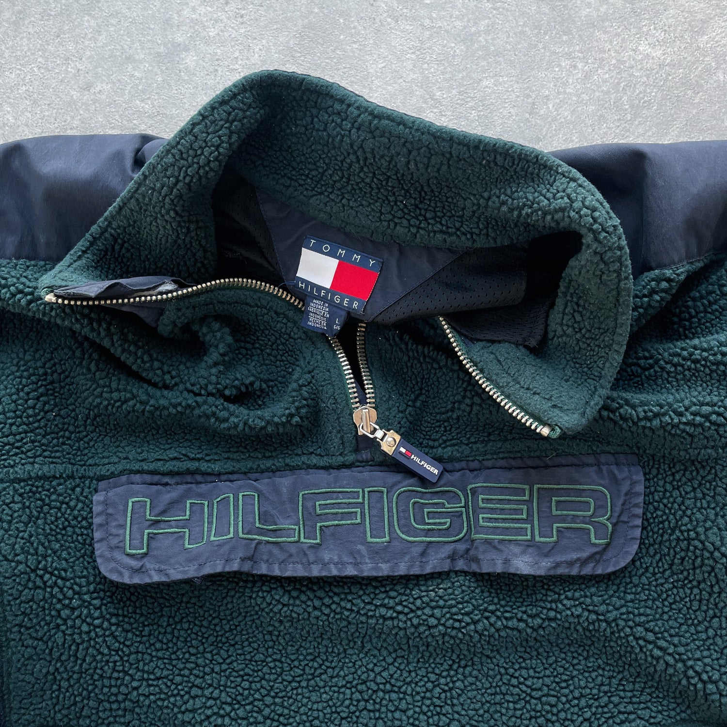 Tommy Hilfiger RARE 1990s 1/4 zip technical sherpa fleece jacket (XL)