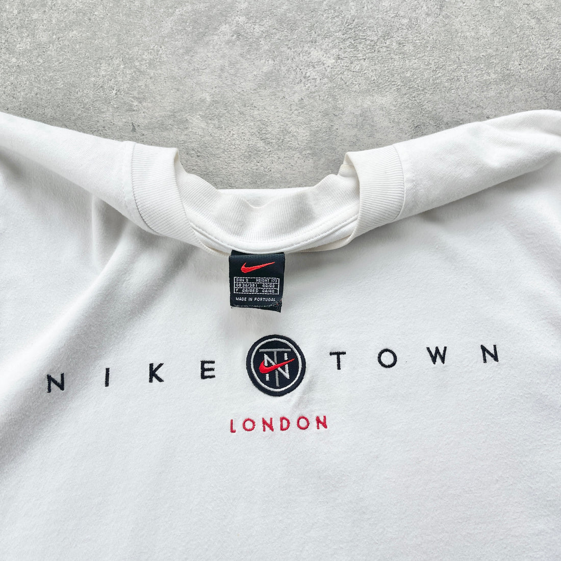 Nike Town London RARE 1990s heavyweight embroidered t-shirt (M)